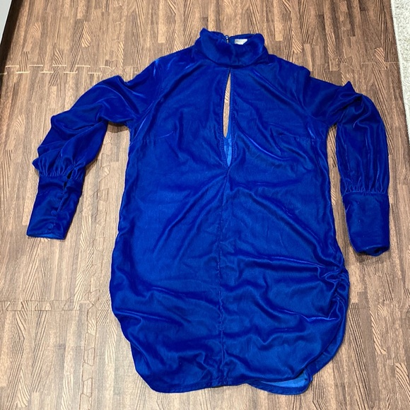 Asos cobalt blue velvet tunic with plunging V front . And back opening. SZ 6 - Picture 1 of 4
